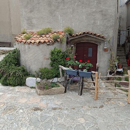 Hobbit House Lubenice Extérieur photo